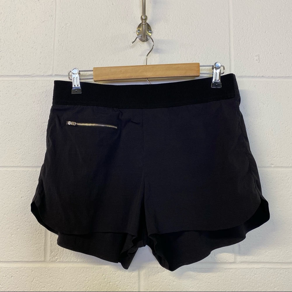 Athleta Black Zipper Pockets Workout Shorts 12